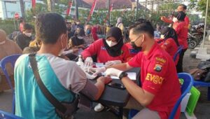 Polres Bojonegoro Gelar Vaksinasi dan Pengobatan Gratis di CFD Alun-alun