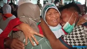 Haru Biru Sambut Kedatangan Ratusan Jemaah Haji Asal Jombang