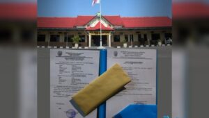 Dirugikan Oknum ASN, Puluhan Warga Desa Tobai Barat Datangi Mapolres Sampang