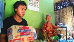 Jurnalis Tulungagung Peduli, Bagikan Sembako untuk Dhuafa