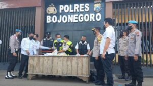 Polres Bojonegoro Test Urine Anggota Mendadak