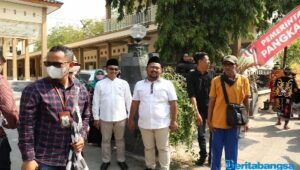 HUT RI ke-77, Bupati Gresik Gus Yani Lepas Peserta Karnaval Desa Pangkah Wetan