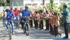 Sambil Gowes, Plt Bupati Probolinggo Monev Rehabilitasi Sekolah