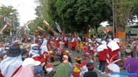 Meriahnya Pawai Karnaval Kota Lumajang, Berkah Bagi PKL