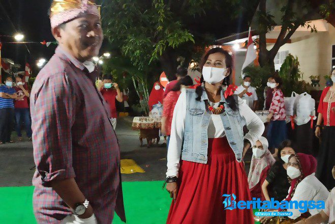 Foto: Peragaan busana efek Citayam Fashion Week menjadi RMB Fashion Week