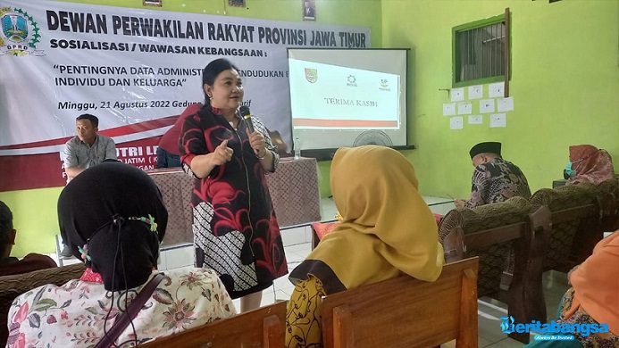 memberikan wawasan kebangsaan kepada warga Desa Karangrejo Kec. Gumukmas Jember