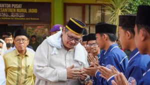 Airlangga Hartarto Kunjungi 2 Ponpes di Probolinggo, Ada Apa?