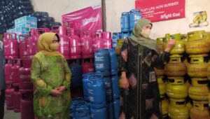 Gubernur Khofifah Sidak Elpiji di Jombang, Pastikan Tak Naik dan Stok Aman