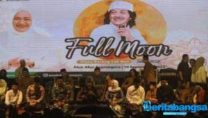Full Moon Sinau Bareng Cak Nun dan Kiai Kanjeng di Alun-alun Bojonegoro