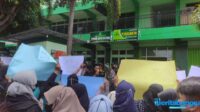 Geruduk Rektorat, Mahasiswa UNU Blitar Tuntut Transparansi Pengelolaan Keuangan