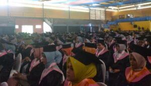 Bagaimana Rasanya Wisuda Tanpa Dihadiri Orangtua? Ini Ungkapan Wisudawan Defi