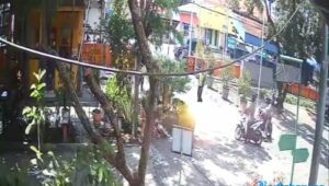 Gagalkan Maling Motor Satpam RSUD Tongas Dilempar Bondet, Aksi Heroiknya Terekam CCTV