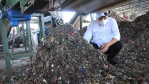 Dua Pemkab dari Bali Tertarik Adopsi Pengolahan Sampah di Sidoarjo