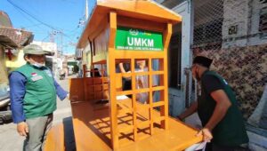 Lazisnu Distribusikan Gerobak UMKM