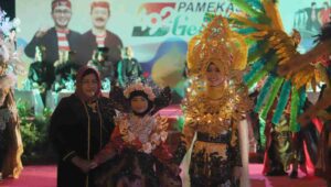 Wow, Busana Rancangan Naura Dikenakan Istri Bupati Pamekasan