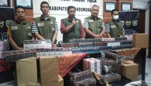 Sat Pol PP Bondowoso dan Bea Cukai Sita 65.000 Batang Rokile