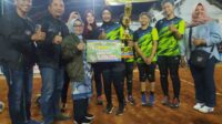Saksikan Kejuaraan Voli di Jombang, Bupati Mundjidah  Terhibur