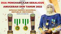 Khofifah Borong 2 Penghargaan Terbaik Anugerah DEN  2022