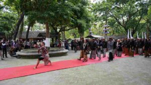 Kirab Api Abadi Wisata Khayangan Api Awali Kegiatan Hari Jadi Bojonegoro Ke-345