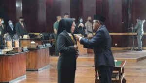 PAW, Musrifatun Gantikan Salehuddin di DPRD Probolinggo