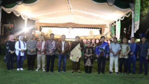 Bea Cukai Kediri Sosialisasi Ancaman Rokile di Pentas Limbukan