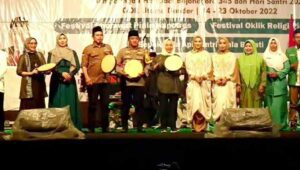 Bupati Anna Buka Pasar Rakyat dan Festival Santri 2022 Bojonegoro