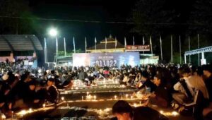 Momen Haru, Ribuan Aremania dan Bonek Tumpah Ruah Gelar Doa Bersama di Malam 7 Hari