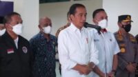 Joko Widodo Kunjungi Lokasi Tragedi Sepak Bola Di Stadion Kanjuruhan Malang