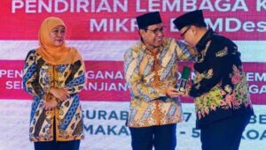 Wabup Timbul Prihanjoko Terima Penghargaan dari Kemendes