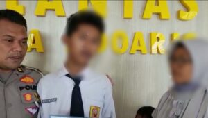 Didampingi Ibunya Siswa SMP Umpat Polisi Akhirnya Minta Maaf