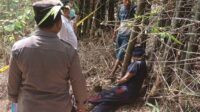 Giman Warga Probolinggo Kendat di Bawah Barongan