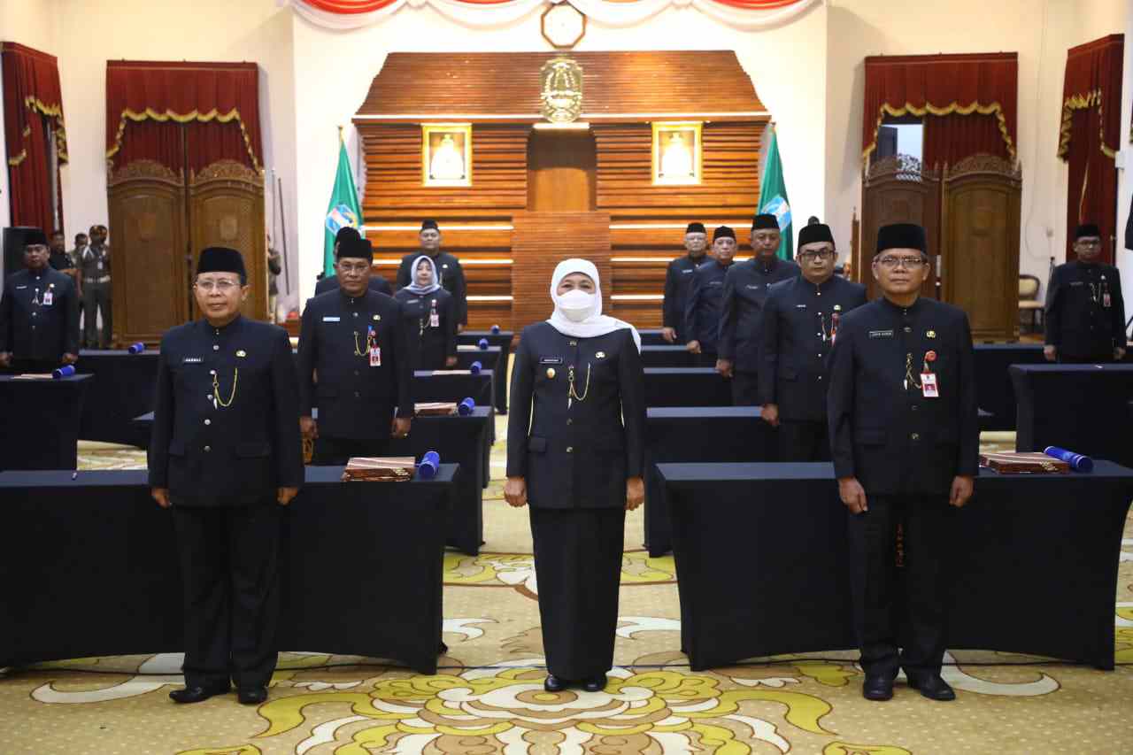 19 pejabat