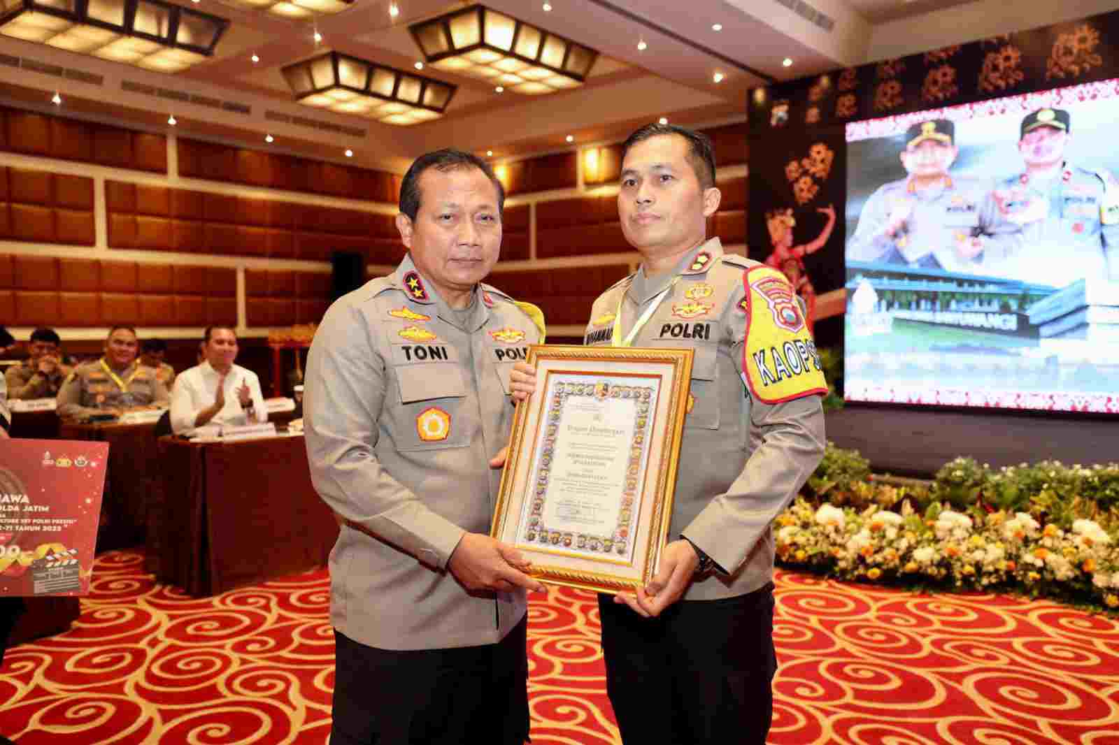 HUT Humas Polri