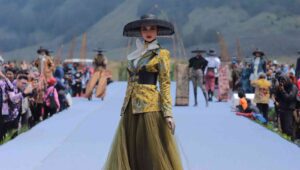 Kemolekan Bromo Masih Menggoda, East Java Fashion Harmony Masuk 10 Besar KEN