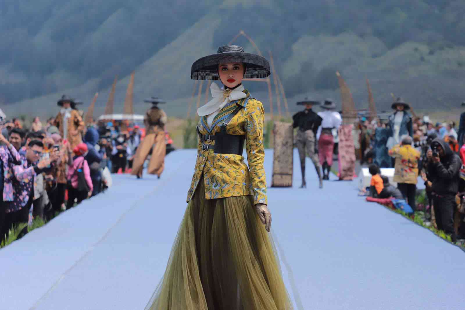Bromo fashion