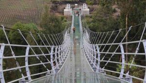 Bingung Nataru Mau Kemana? Jembatan Kaca di Bromo ini Cocok Dikunjungi