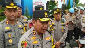 Cek Pos Nataru di Jombang, Kapolda Jatim Juga Semangati Anggota