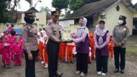 Puluhan Anak TK dan Playgroup Datangi Mapolsek Ngunut