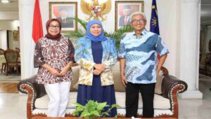 Khofifah Cetuskan Ide KKN Mahasiswa Jatim ke Malaysia