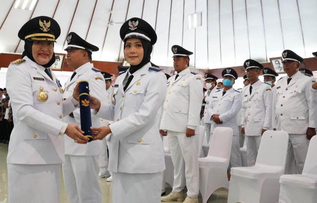 Buapati Anna lantik 33 Kepala Desa