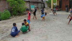 Keseruan Anak-anak di Jombang, Isi Liburan dengan Permainan Tradisional