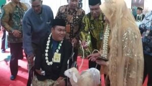 Bikin Haru, Pria di Jombang Ini Nikahi Pujaan Hati dengan Maskawin Seekor Kambing