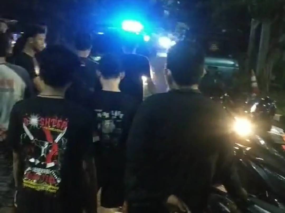 12 pemuda