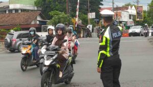 Polisi di Jombang Cek Titik Arus Liburan Nataru yang Rawan Macet