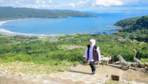 Nikmati Eksotisme Sentono Gentong Pacitan, Ini Kata Khofifah
