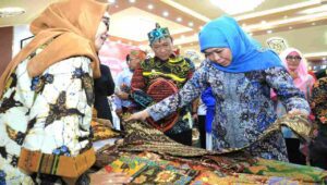 Gubernur Khofifah Yakin Prokesra Putar Geliat KUMKM di Jatim