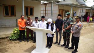 Beri Perlindungan ke Masyarakat, Khofifah Resmikan Huntap KIP