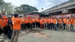 Posko Orange Partai Buruh Siap Layani Aduan Masyarakat