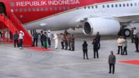 Kapolda dan Forkopimda Jatim Sambut Presiden Jokowi di Bandara Blimbingsari