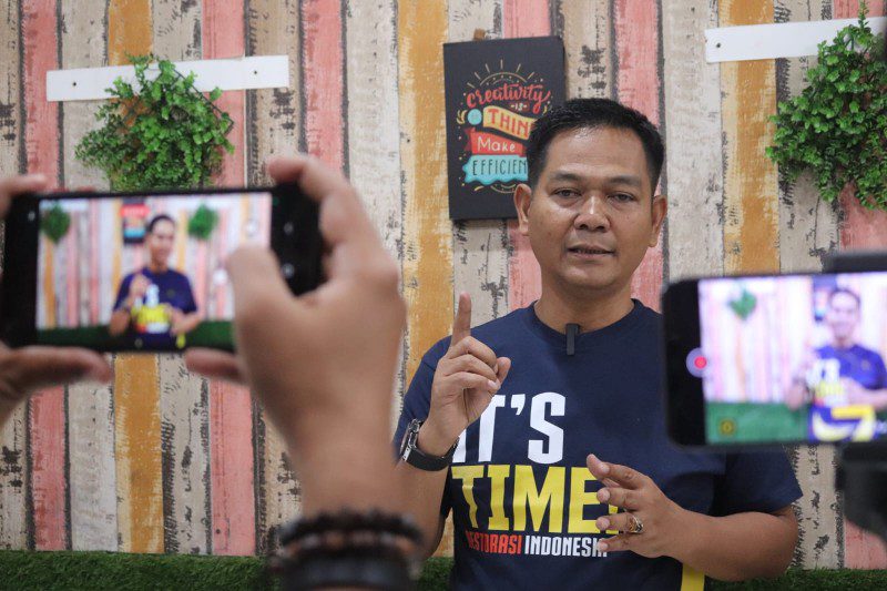 Foto: Haerul Amri sebagai anggota komisi X DPR RI saat diwawancara pada HPN 2023
